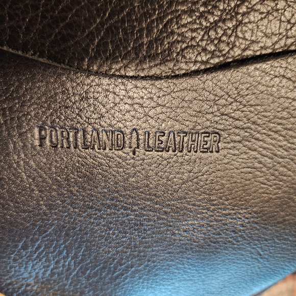 Portland Leather Black Round Mini Crossbody Bag - Picture 6 of 9